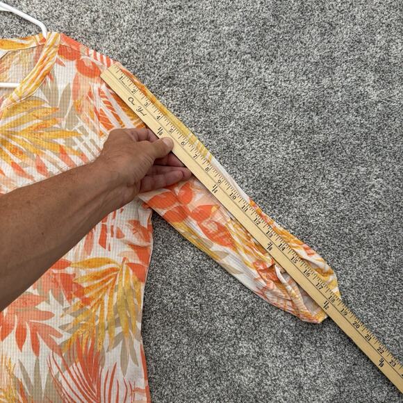 Emily Daniels Blouse Size L Lightweight Summer Drapey Tropical Roll Tab Sleeves - Picture 4 of 11